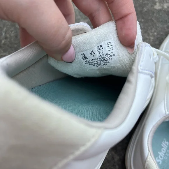 Dr. Scholl's Classic White Lace-Up Shoes - Picture 5 of 6